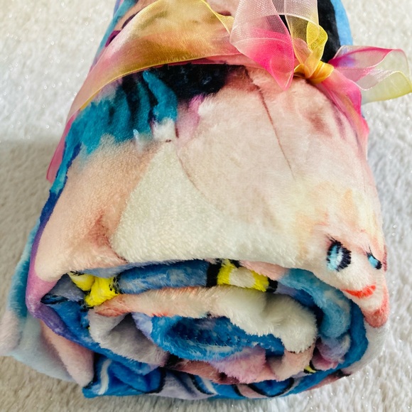 🟦✨Melanie Martinez in Crybaby Space✨ 🪐Throw Blanket - Picture 8 of 8